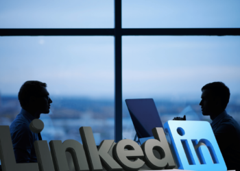 LinkedIn, 12 Ayda 2 Milyar Dolar Premium Gelir Elde Etti, Toplam Gelir Yıllık %9 Arttı!