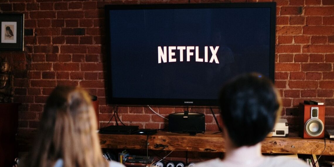 Netflix, iOS Kullanıcıları İçin Tüm Sezonu Tek Seferde İndirme Özelliğini Duyurdu