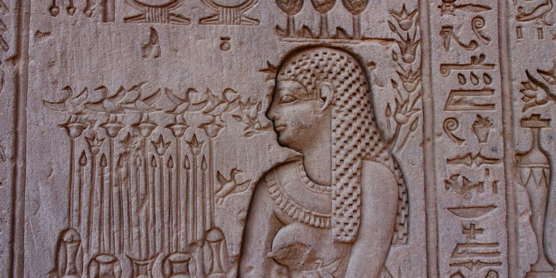 Zamanın Sessiz Gölgesinde: Antik Uygarlıklarda Kadının Yeri