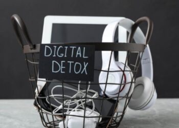 Ekran Süresiyle Yüzleşmek: Dijital Detoks Mümkün Mü? 