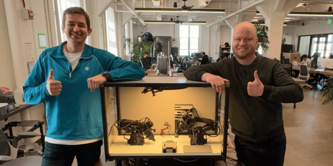 MicroFactory’nin Öğrenen Robotları: Üretimin Geleceği Bir Kutuda