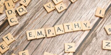 Yapay Zeka ile Çalışırken Kaybolan İnsan Dokunuşu: Empatiyi Nasıl Koruyabiliriz?