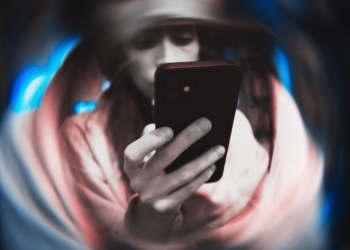 TikTok, Doomscrolling’e Savaş Açtı: Kullanıcılar Artık “Sağlıklı Kullanım” Rozetleri Kazanacak