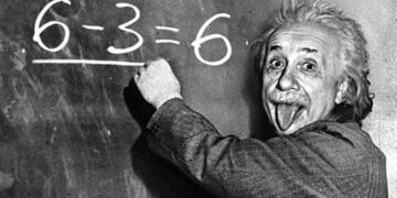 Dehalık Yalnızlık Getirir Mi? Albert Einstein’ın Yolculuğu