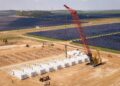 Alphabet, Intersect Power’ı 4,75 milyar dolara satın alıyor Intersect Power Lumina II battery project crane