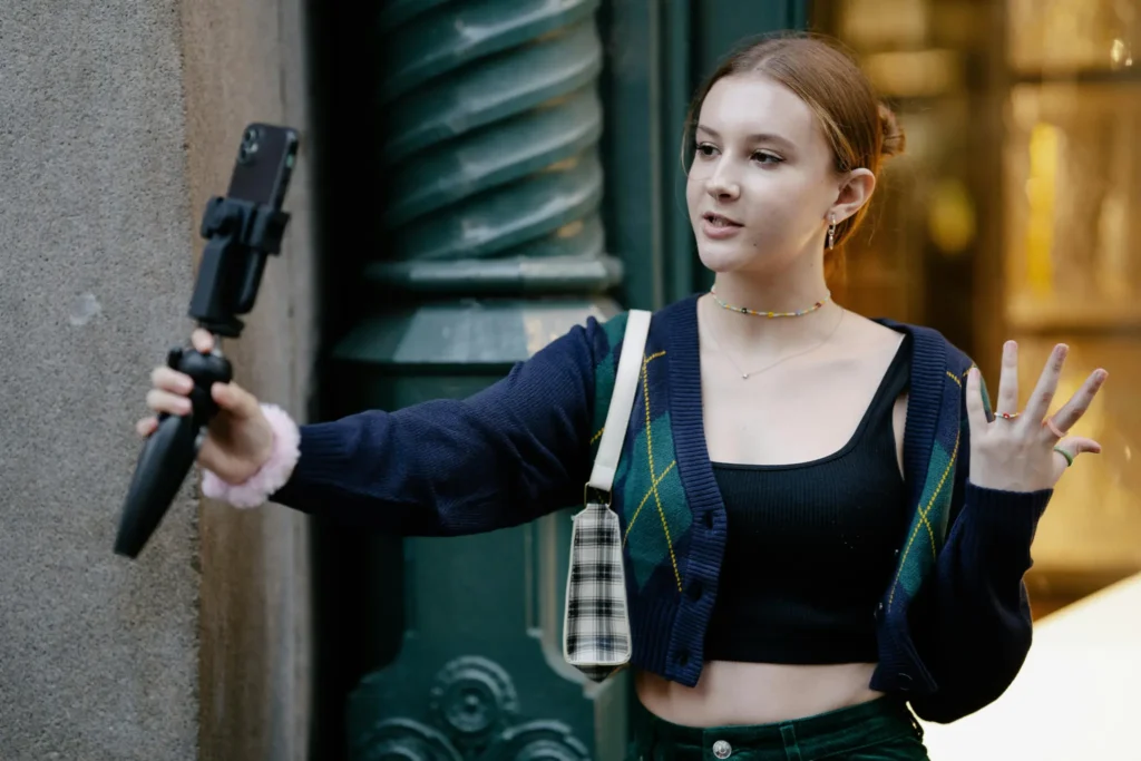 Zihinsel Gürültü Çağı: Dikkat Süremiz Gerçekten Kısalıyor Mu? 