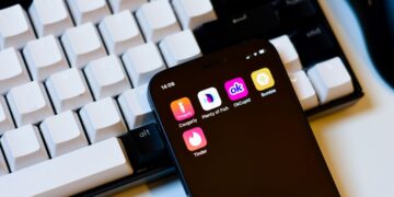 Yeni Arkadaş Edinmeyi Kolaylaştıran Mobil Uygulamalar (Dating Apps) Öne Çıkıyor