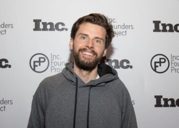 Hinge Kurucusu Justin McLeod Görevinden Ayrılıyor