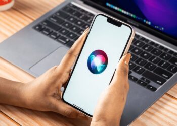 Apple, yenilenen Siri için ayrı bir uygulama geliştiriyor