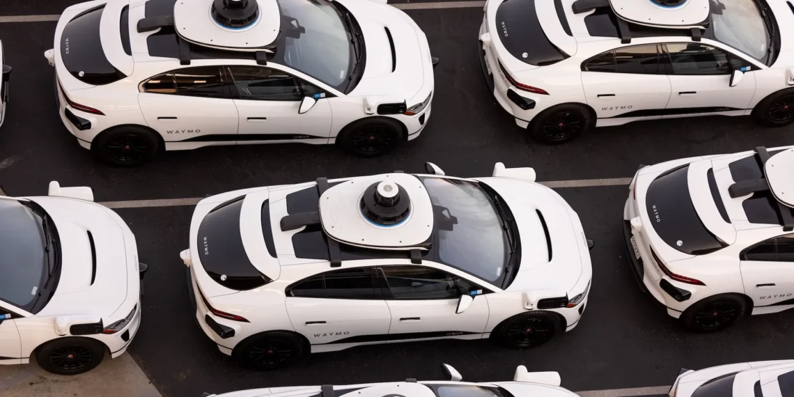 Waymo, Nashville’da Robotaksi Hizmetini Başlattı: Lyft ile Yeni Ortaklık Modeli