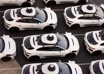 Waymo, Nashville’da Robotaksi Hizmetini Başlattı: Lyft ile Yeni Ortaklık Modeli