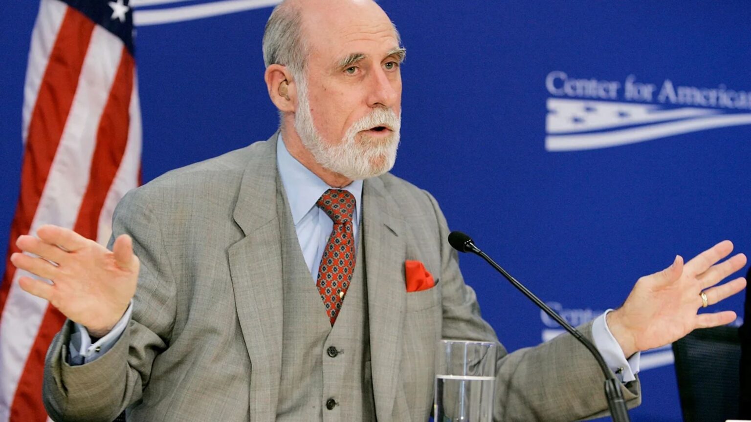 İnternetin Mimarı Vint Cerf, Yapay Zeka Ajanlarını Açık İnternete Salacak Standardı Şekillendiriyor