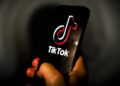 TikTok, YouTube'un Ardından Kendi Yapay Zeka Benzerlik Aracını Test Ediyor TikTok, YouTube’un Ardından Kendi Yapay Zeka Benzerlik Aracını Test Ediyor