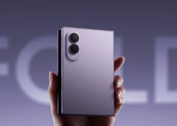 Samsung, Yeni Katlanabilir Telefonlarını Tanıttı