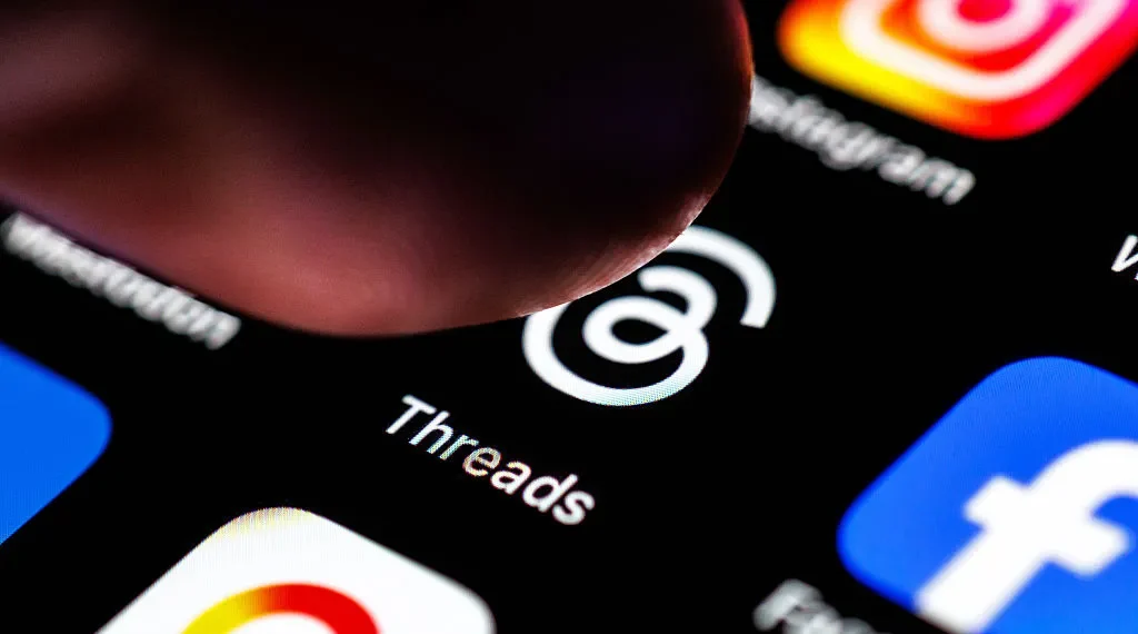 Threads Live Chats