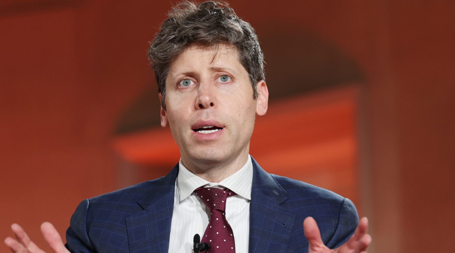 Sam Altman, ChatGPT’yi Ebeveyn Asistanı Olarak Tanıtıyor