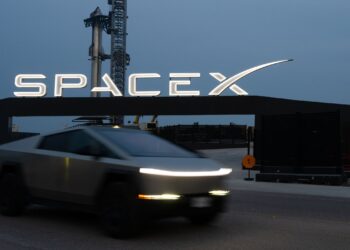 SpaceX, Anthropic ve Google Anlaşmaları ile Starlink Büyümesi Sayesinde Gelirini İkiye Katladı