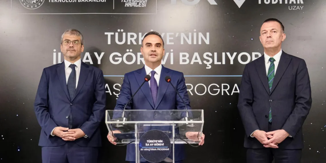 Türkiye'nin İlk Ay Uzay Aracının Entegrasyonu Tamamlandı