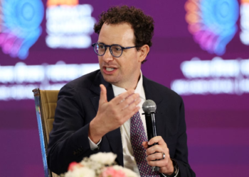 Anthropic, Olası Halka Arz İçin Nasdaq'ı Seçti Anthropic CEO’su Dario Amodei: “Yapay Zeka Sınırını Hız Kontrollü İlerletmeliyiz”