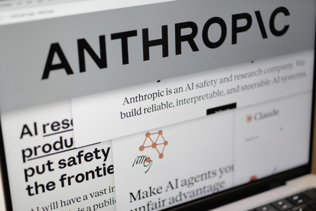 Anthropic CEO'su Dario Amodei: "Yapay Zeka Sınırını Hız Kontrollü İlerletmeliyiz" image