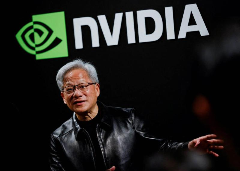 Nvidia CEO’su Jensen Huang, Trump’a “Yapay Zeka Yavaşlamasına İzin Vermeyeceğiz” Dedi